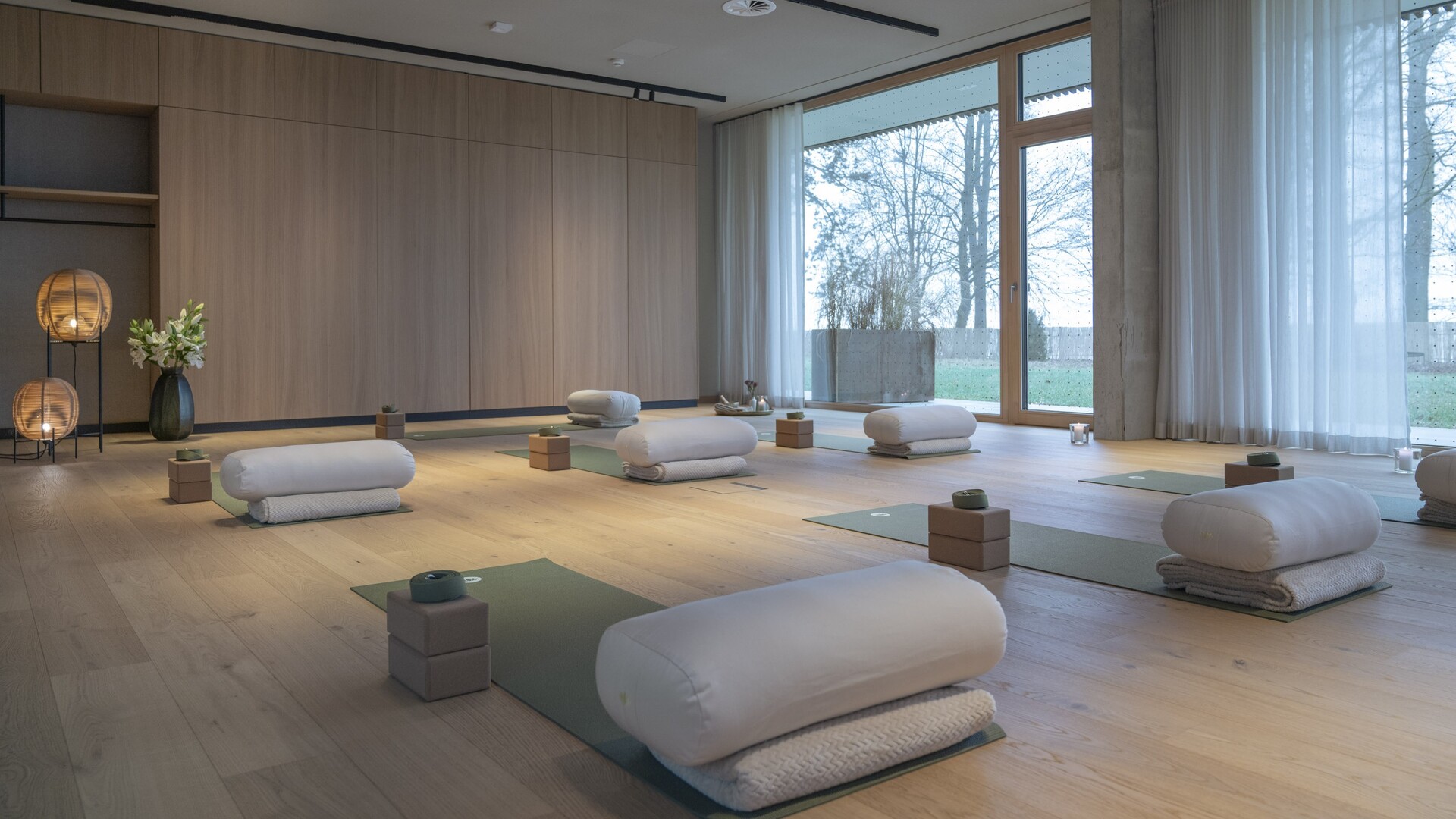Yoga retreat by Lake Constance at Seegut Zeppelin